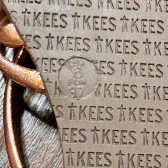 Tkees nwot rose gold sandal size 6 - Picture 3 of 5